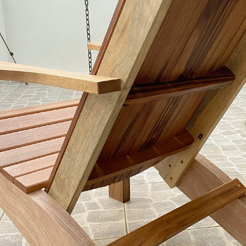 Detalhe Lateral da Cadeira Adirondack