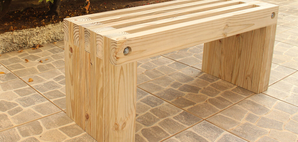 Banco de Pinus Autoclavado - Vídeo e Projeto do Canal Empoeirados