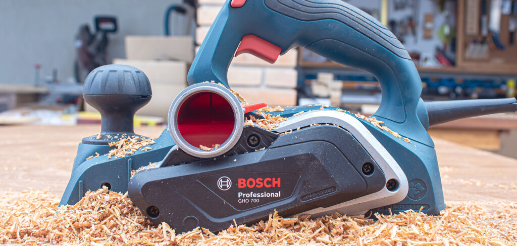 Plaina Bosch GHO 700: uma plaina excelente e que você DEVE ter na oficina!