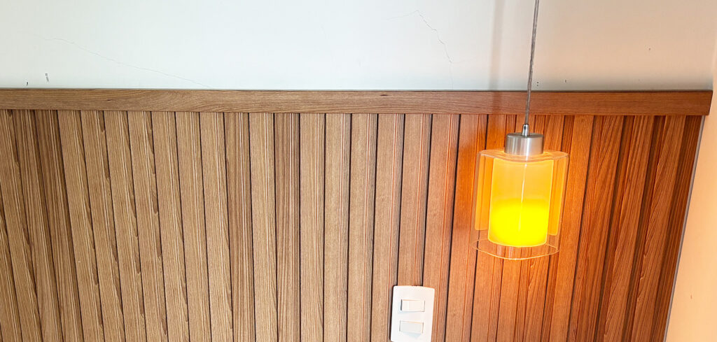 Perfil em L do Ripado Eucatex para o acabamento superior de cabeceira de cama